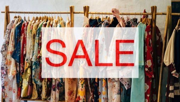 Финальная распродажа большого ассортимента одежды