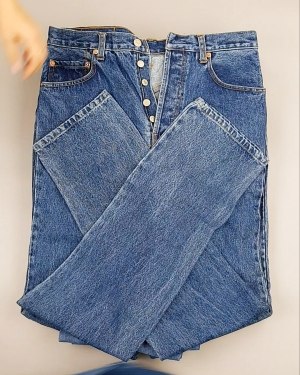 Фотография  557 - Джинсы LEVIS муж #7,5 кг, ЛОТ №7013 оптом