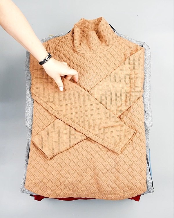 Фотография  336 - SWEATSHIRT CAN 084#10 кг, ЛОТ №7619 оптом