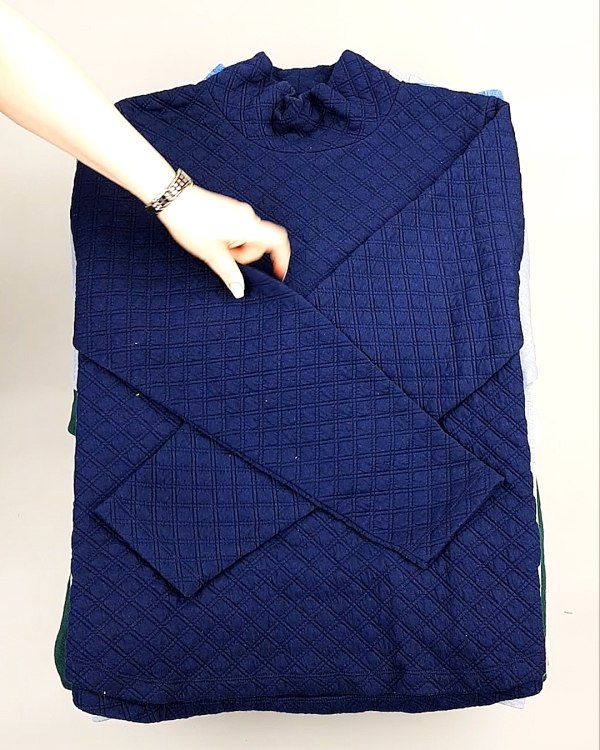 Фотография  423 - SWEATSHIRT CAN 084#10 кг, ЛОТ №7617 оптом