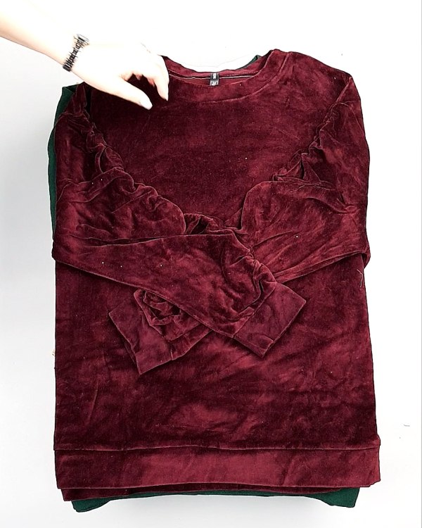 Фотография  373 - SWEATSHIRT CAN 084#10 кг, ЛОТ №7618 оптом