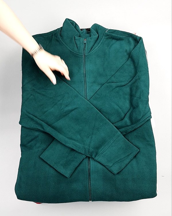 Фотография  243 - SWEATSHIRT CAN 084#10 кг, ЛОТ №7617 оптом