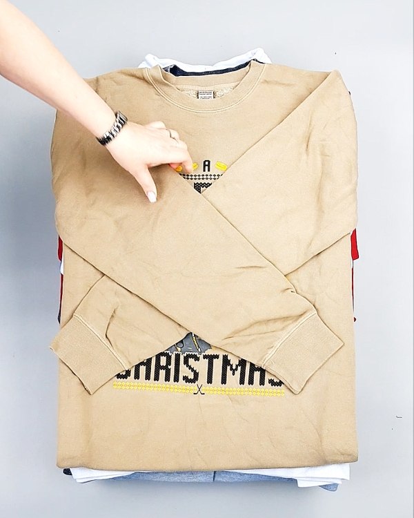 Фотография  228 - SWEATSHIRT CAN 084#10 кг, ЛОТ №7618 оптом