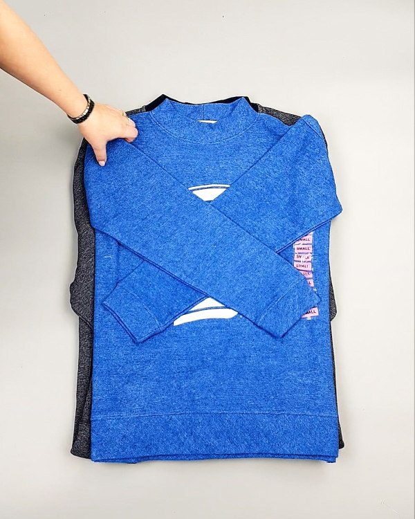 Фотография  240 - SWEATSHIRT CAN 084#10 кг, ЛОТ №7621 оптом