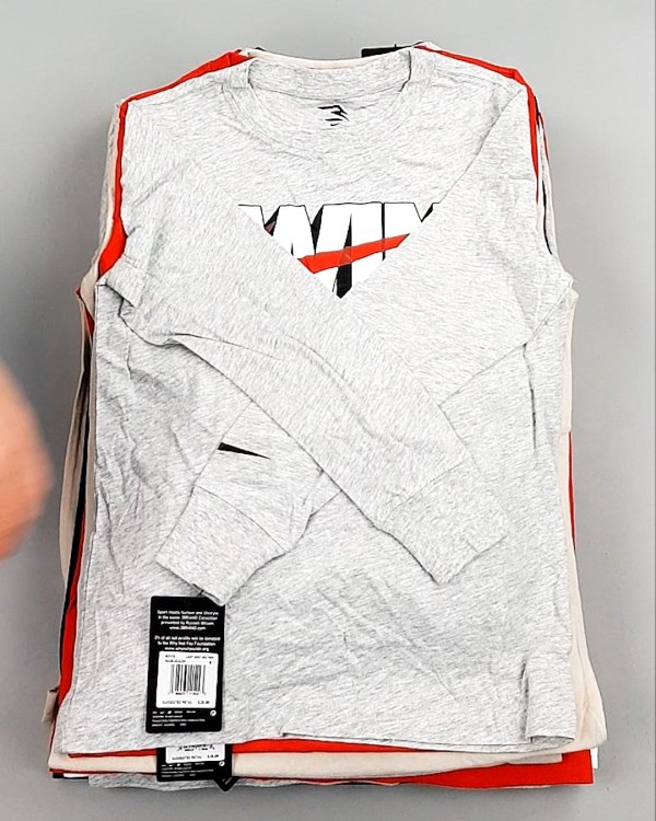 Фотография  885 - Тонковки детские NIKE CAN 084#5 кг, ЛОТ №7969 оптом