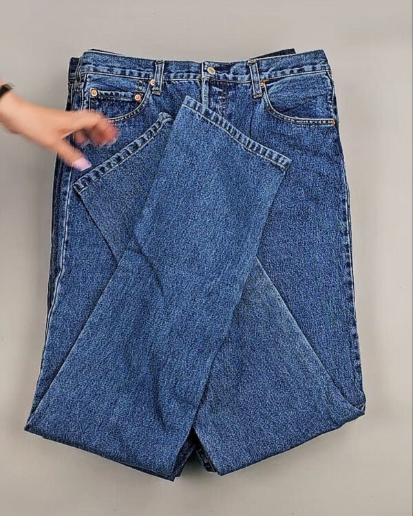 Фотография  661 - Джинсы LEVIS муж #6,2 кг, ЛОТ №8758 оптом