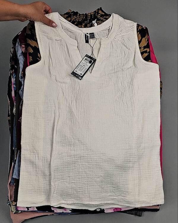 Фотография  979 - Блузки+Джемпера Bestseller Summer 045 B#8,5 кг, ЛОТ №9040 оптом