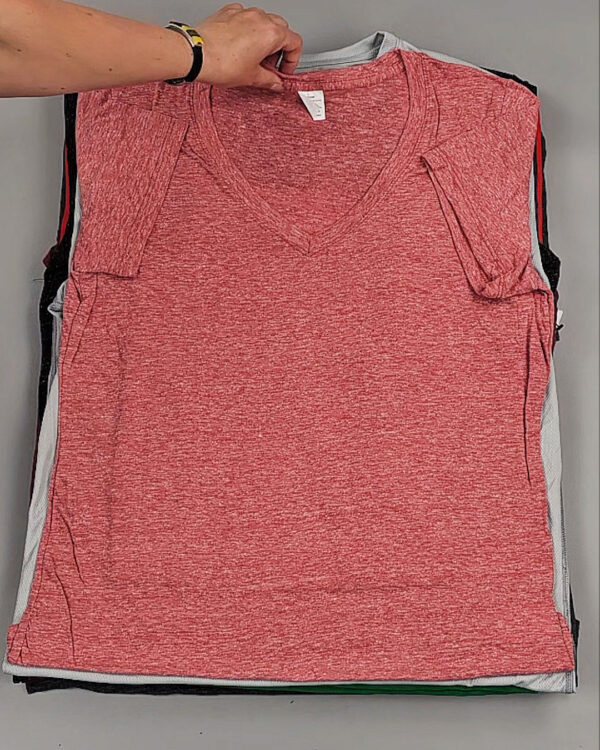 Фотография  902 - Футболки СТОК CAN 084#5 кг, ЛОТ №9000 оптом