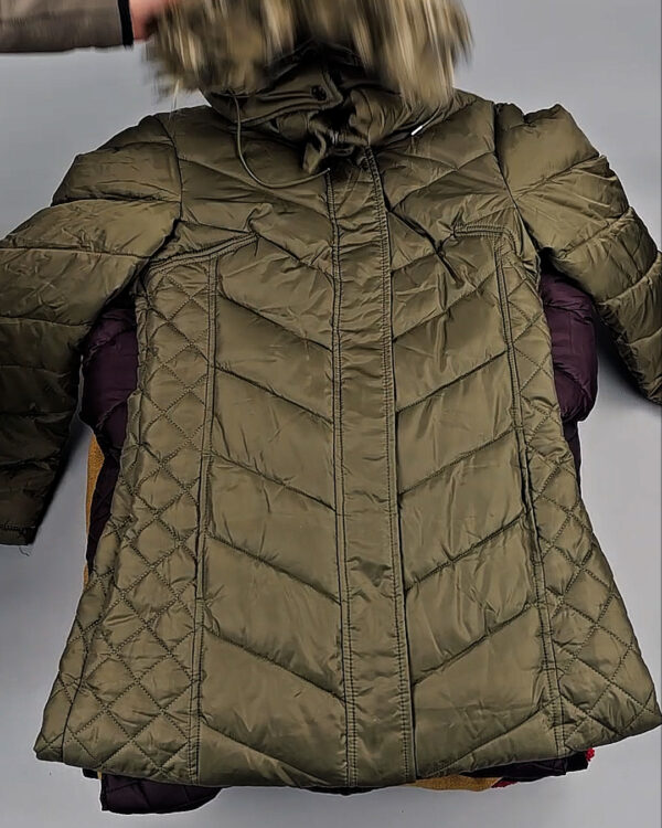 Фотография  647 - Верхняя одежда женская CAN 104#15 кг, ЛОТ СТ-9352 оптом