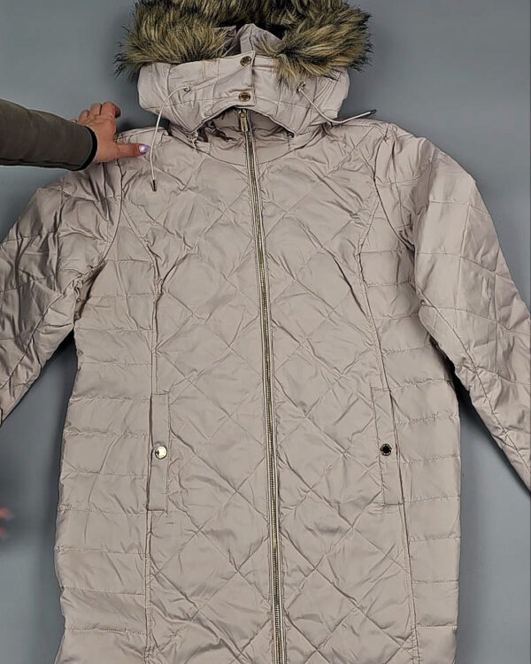 Фотография  681 - Верхняя одежда женская CAN 104#15 кг, ЛОТ СТ-9350 оптом