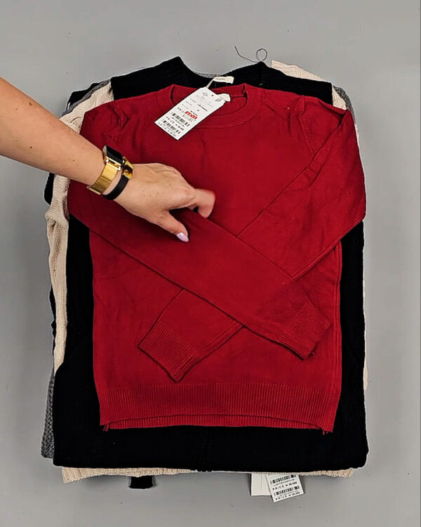 Фотография  905 - Джемпера Корея 085#7 кг, ЛОТ СТ-9415 оптом